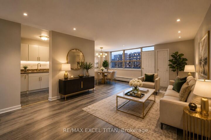 Photo de la propriété:  5 Glamorgan Avenue 814  ON M1P 4P1 