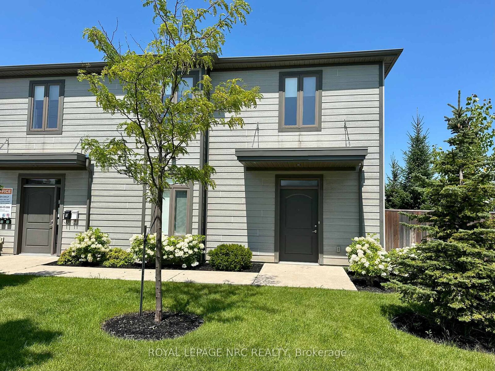 Property Photo:  1 Abbot Street Upper  ON L2P 2G2 