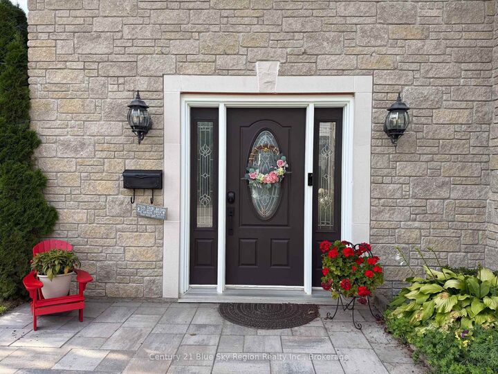 Property Photo:  116 Campbell Avenue  ON P1A 1V9 