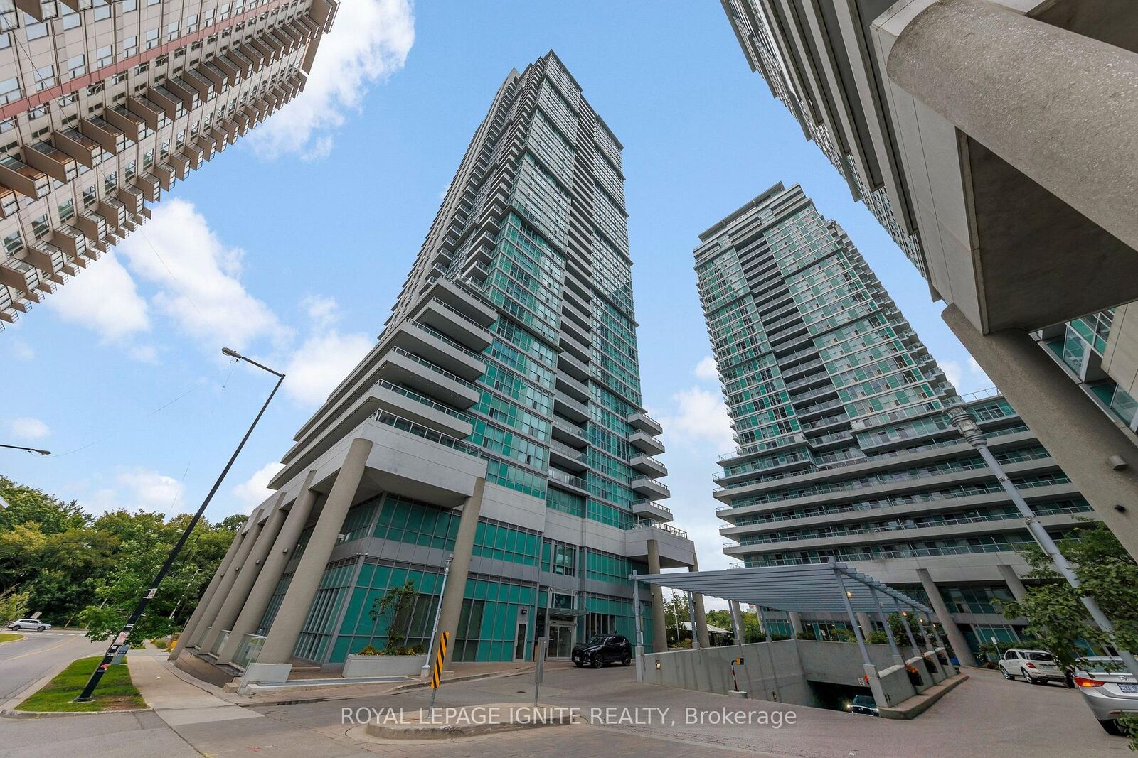 Property Photo:  50 Town Centre Court Ph04  ON M1P 0A9 