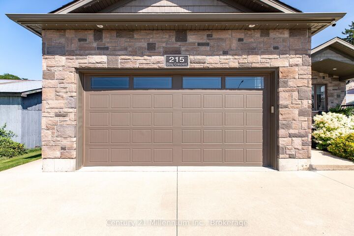 Property Photo: 215 Djay Crescent ON N0G 1R0