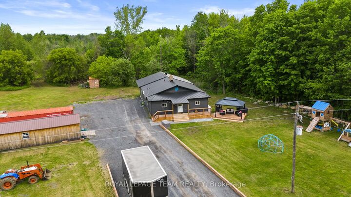 Property Photo: 16509 Cedarvale Road ON K0C 1Y0