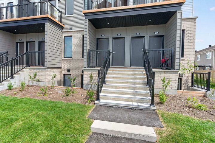 Property Photo:  285 Lamarche Avenue  ON K1W 0Y3 