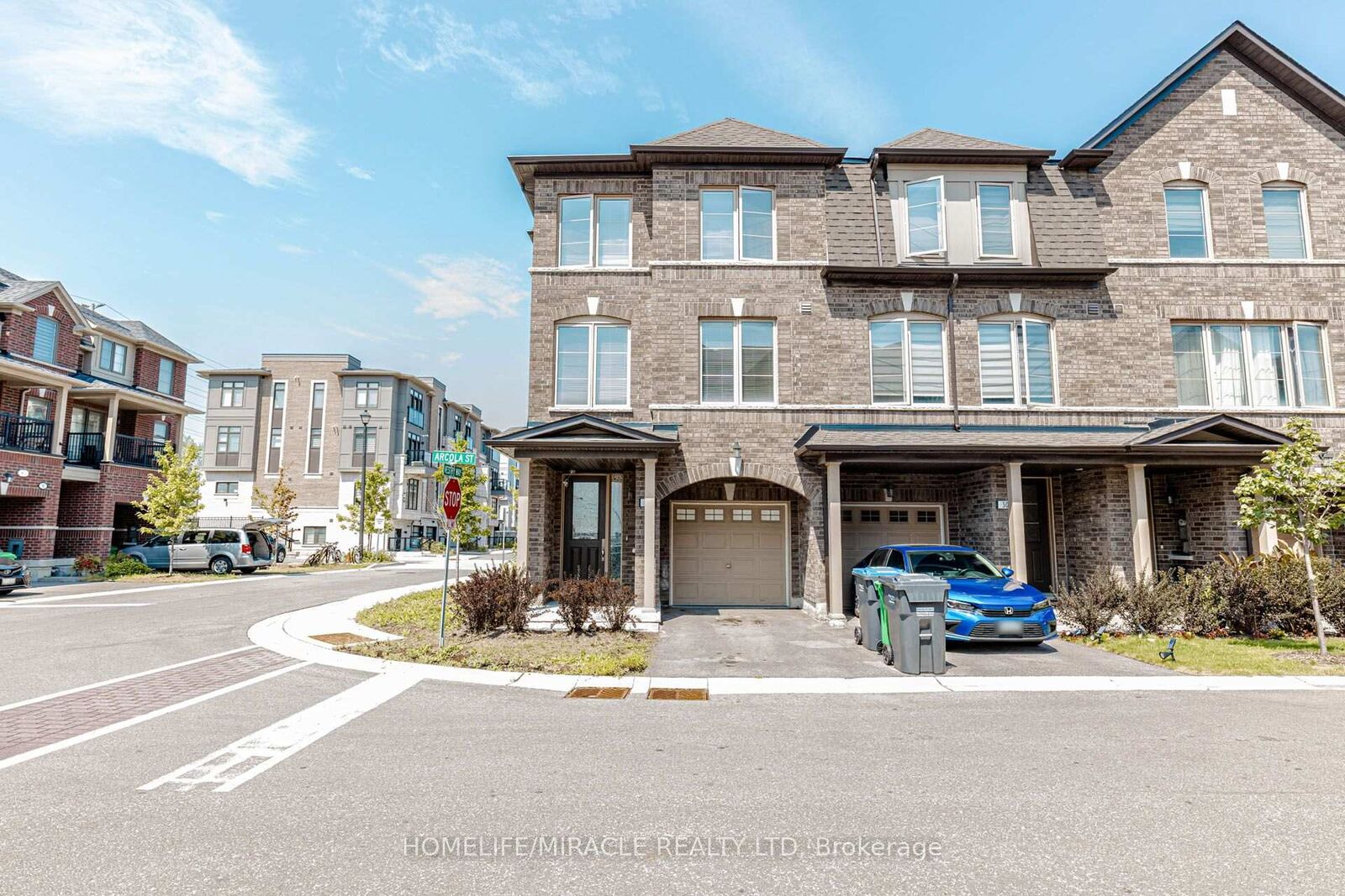 Property Photo:  32 Arcola Street  ON L6P 4N7 