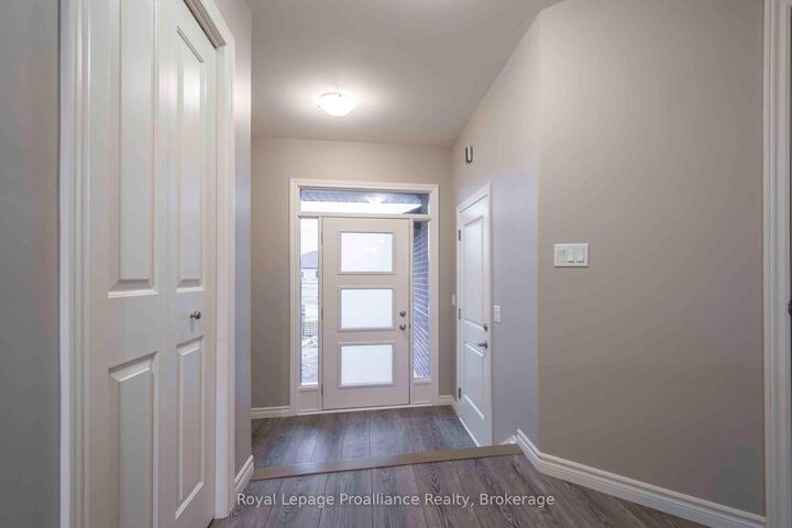 Property Photo:  45 Dewal Place  ON K8P 0H3 