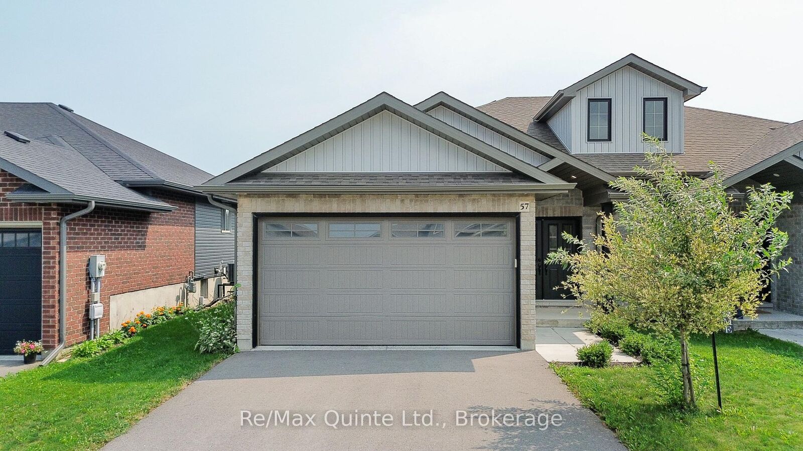 Property Photo:  57 Hillside Meadow Drive  ON K8V 0J5 