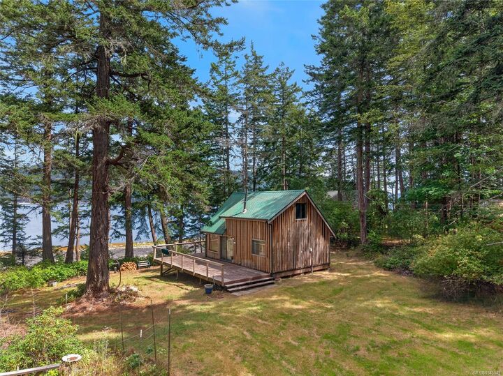 Property Photo: 5150 East Rd BC V0R 1T0
