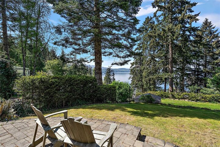 Property Photo: 600 Seacliffe Rd BC V8L 5W1