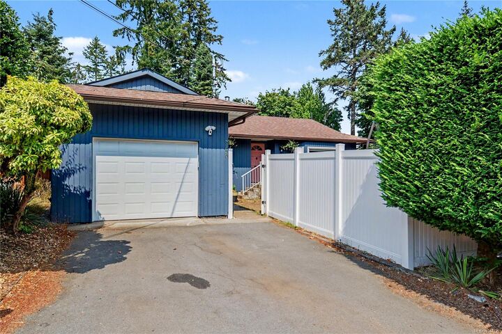 Property Photo: 3730 Departure Bay Rd BC V9T 1C4
