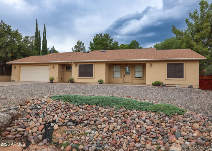 Property Photo: 445 E Rancho Vista Way E AZ 86326