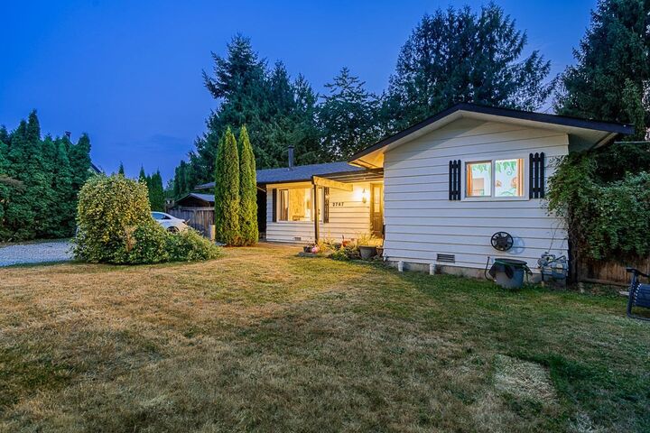 Property Photo: 2787 270B Street BC V4W 3A3