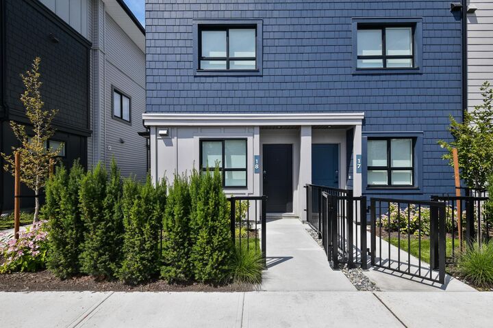 Property Photo: 33525 Kingston Avenue 14 BC V2S 0R6