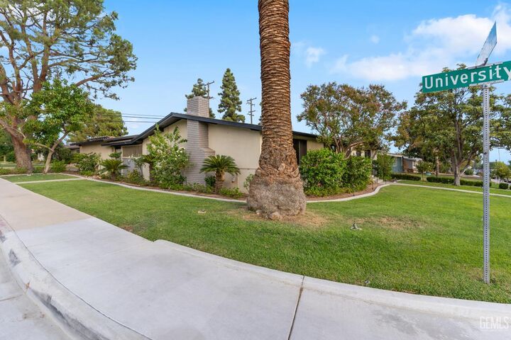 Property Photo:  3415 Wenatchee Avenue  CA 93306 