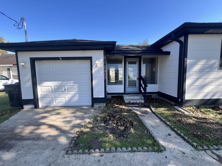 Property Photo: 5489 West Main Street LA 70364