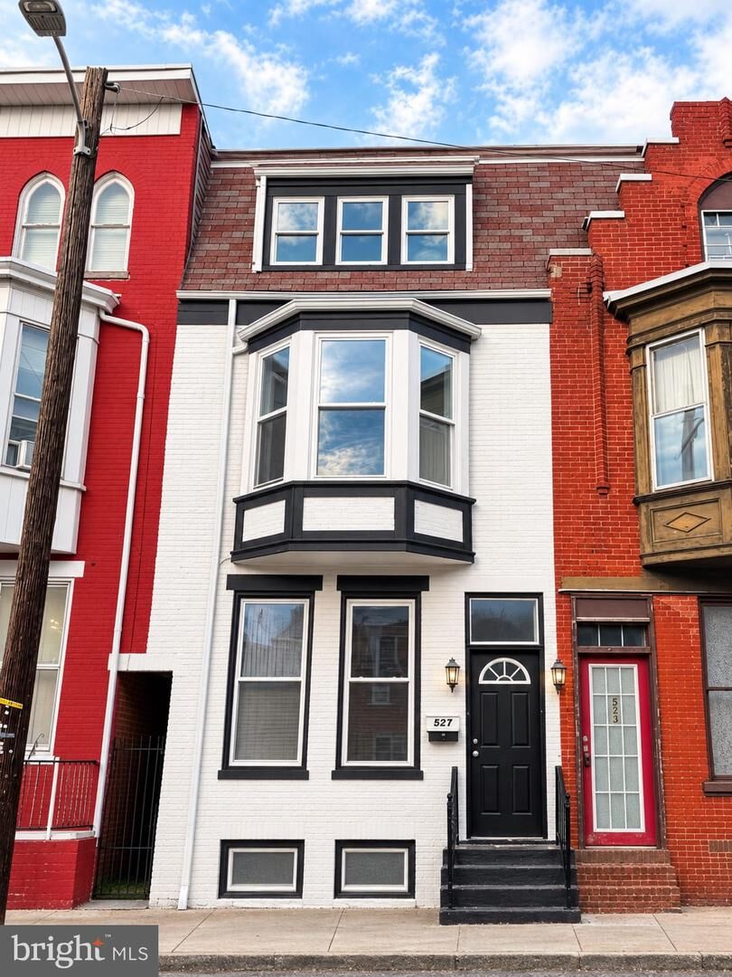 Property Photo: 527 S Duke Street PA 17401