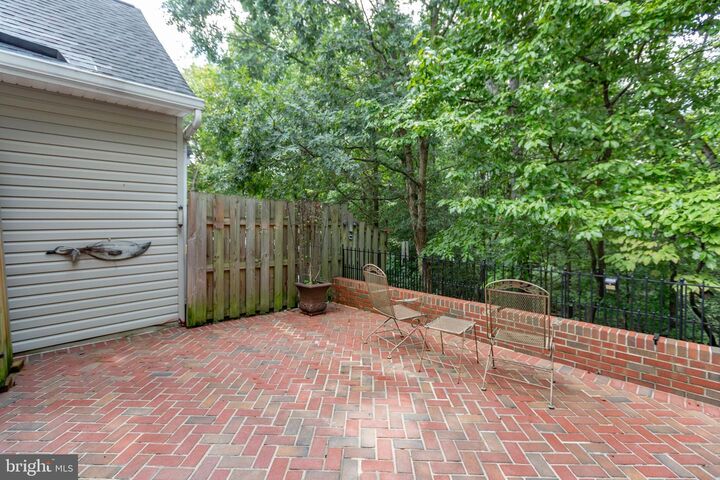 Property Photo: 9403 Dalmahoy Lane VA 22408