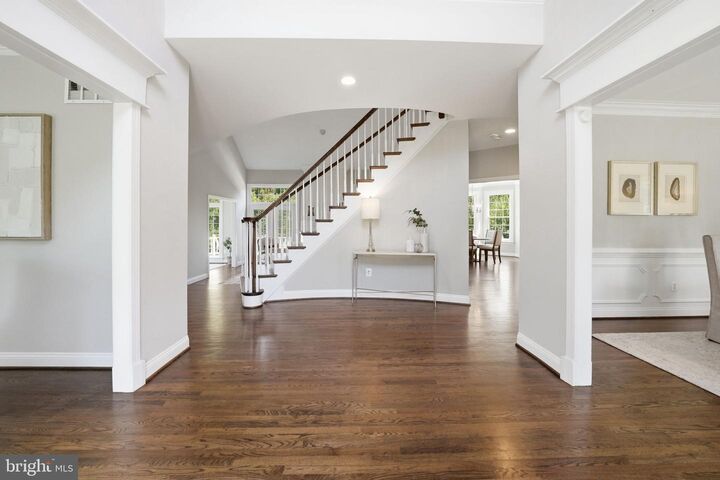 Property Photo:  1405 Woodhurst Boulevard  VA 22102 