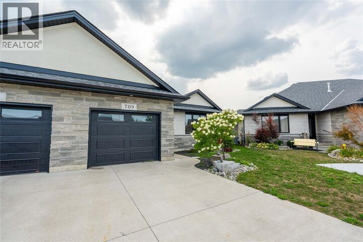 Property Photo:  709 Ferdinands Crescent  ON N7W 0B5 