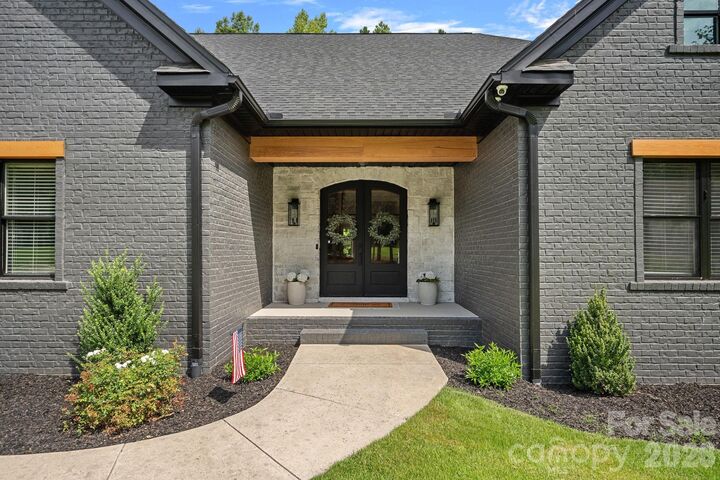 Property Photo:  140 Crooked Branch Way  NC 28166 