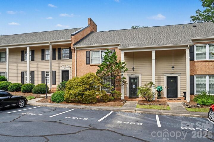 Property Photo:  6869 Dumbarton Drive  NC 28210 