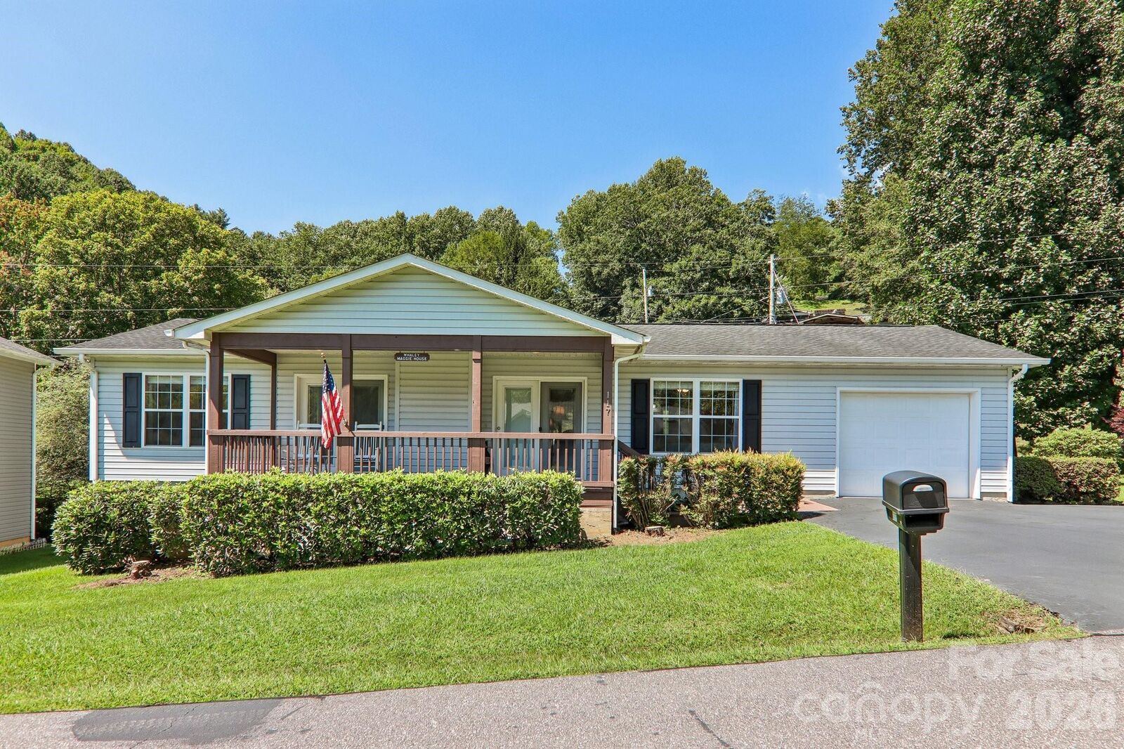Property Photo:  117 Pinellas Lane  NC 28785 