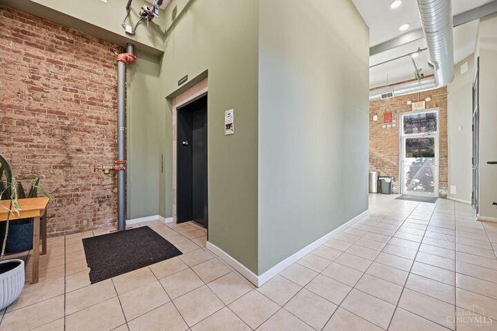 Property Photo:  1237 Vine  OH 45202 