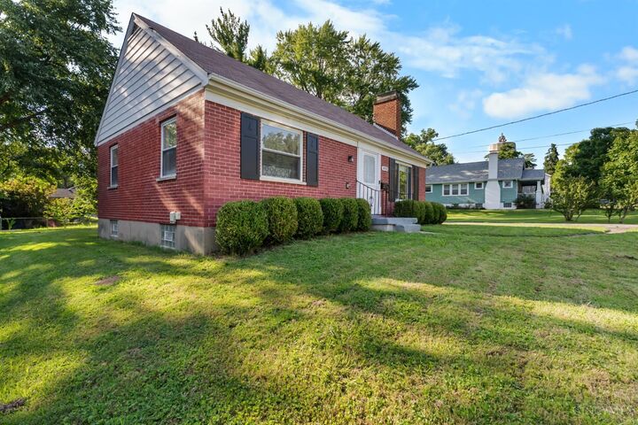 Property Photo: 1921 Rockland Avenue OH 45230