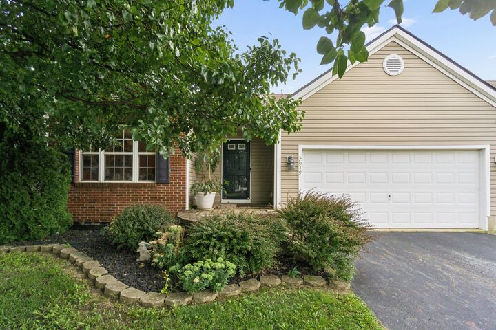 Property Photo: 7949 Chapel Stone Road OH 43004