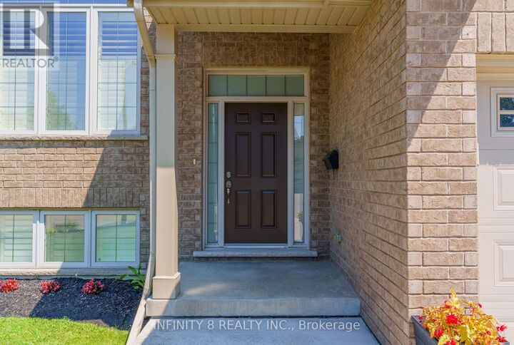 Property Photo:  10 Sapphire Court  ON L2M 0A4 