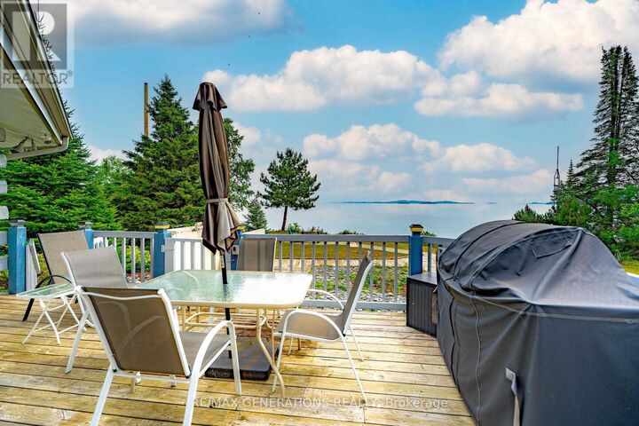Property Photo:  106 Island Avenue  ON P7L 0C1 