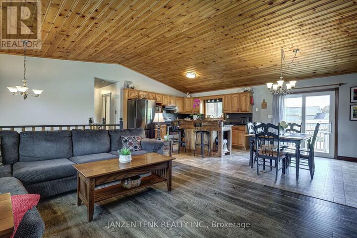 Property Photo: 49988 Catherina Street ON N5H 2R1