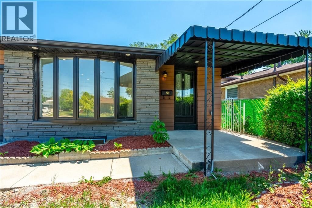 Property Photo:  29 Northgate Drive 2  ON L8T 2Y8 