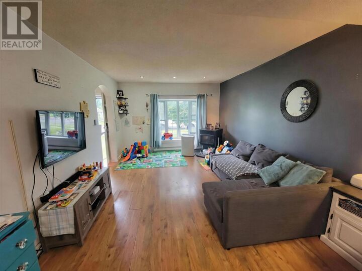 Property Photo:  1032 Third St E  ON P9A 1S4 
