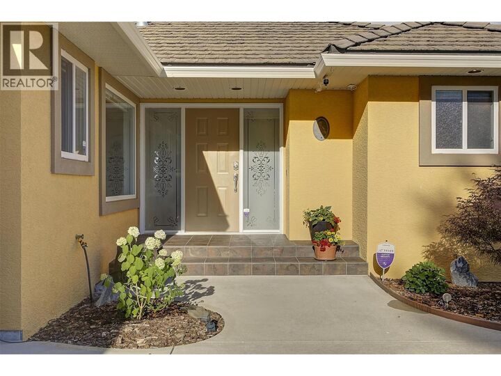 Property Photo: 3333 Chancellor Place 2 BC V4T 2S9