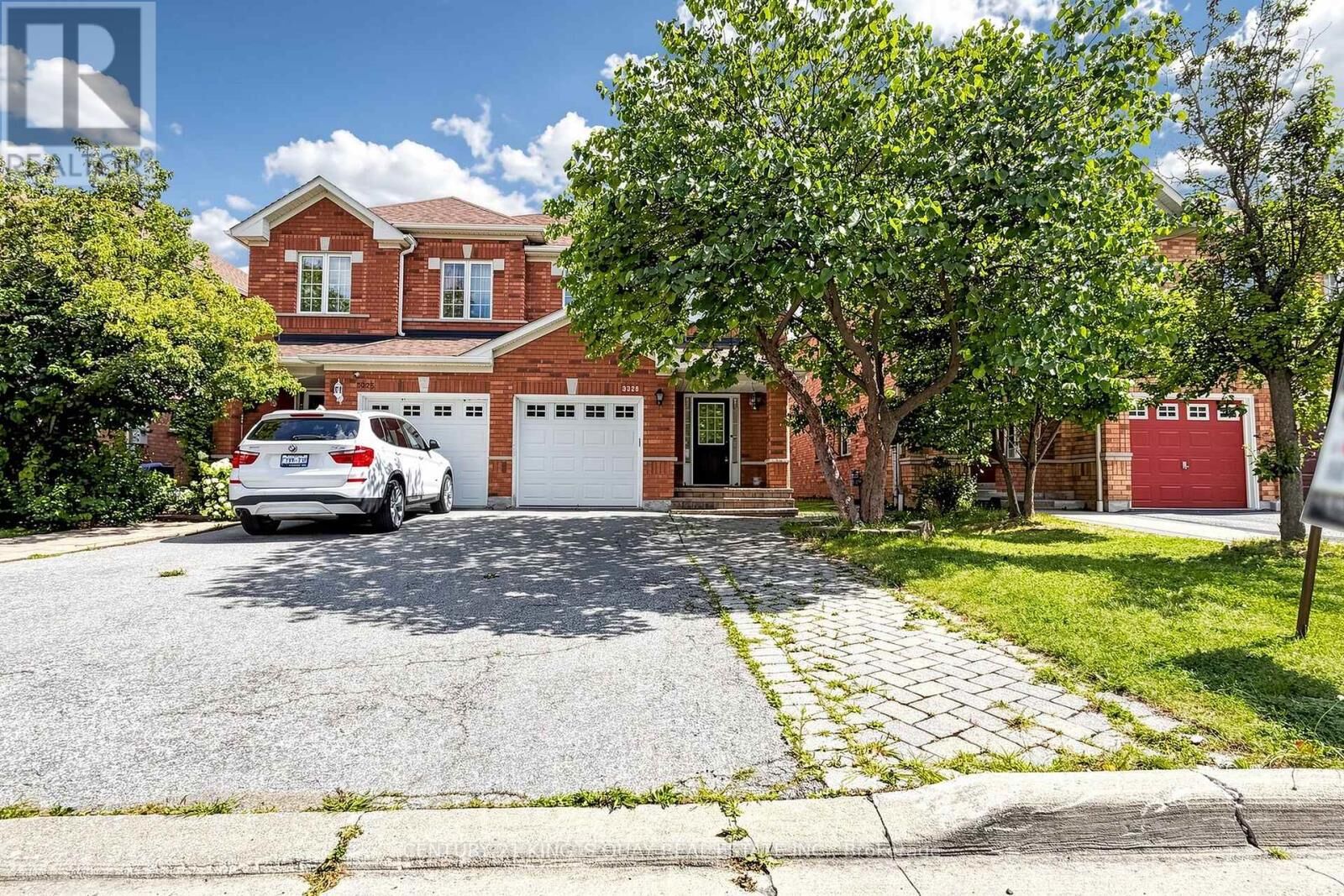 Property Photo: 3328 Southwick Street ON L5M 7K9