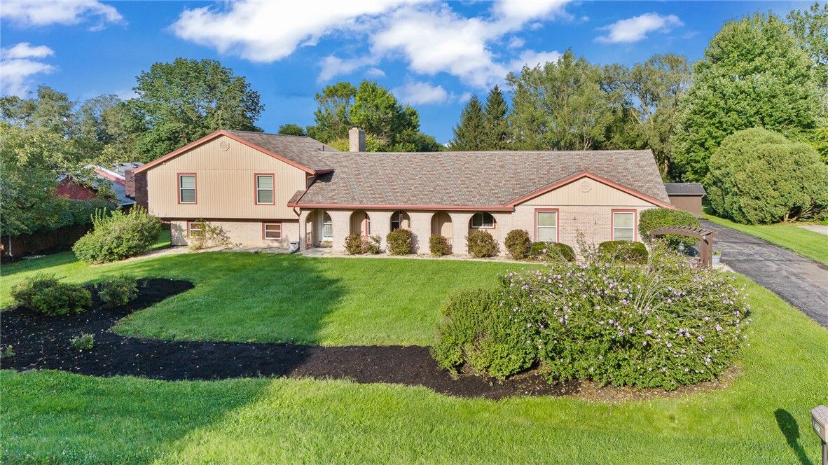 Property Photo:  2425 Greenlawn Drive  OH 45373 