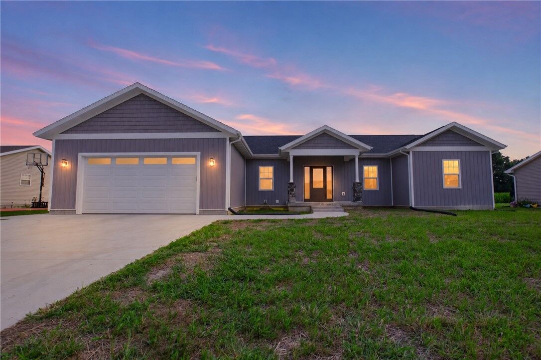 Property Photo: 9877 E Bloomfield Hills Drive IL 62401