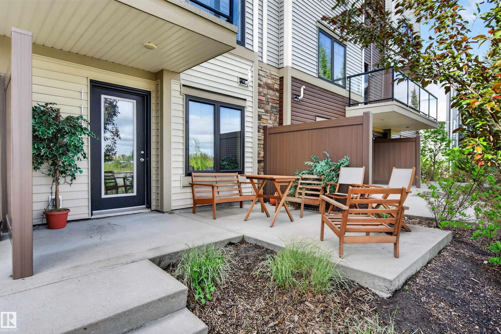 Property Photo:  804 Welsh Drive SW 111  AB T6X 1Y8 