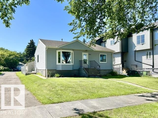 Property Photo:  9743 65 Avenue NW  AB T6E 0K5 