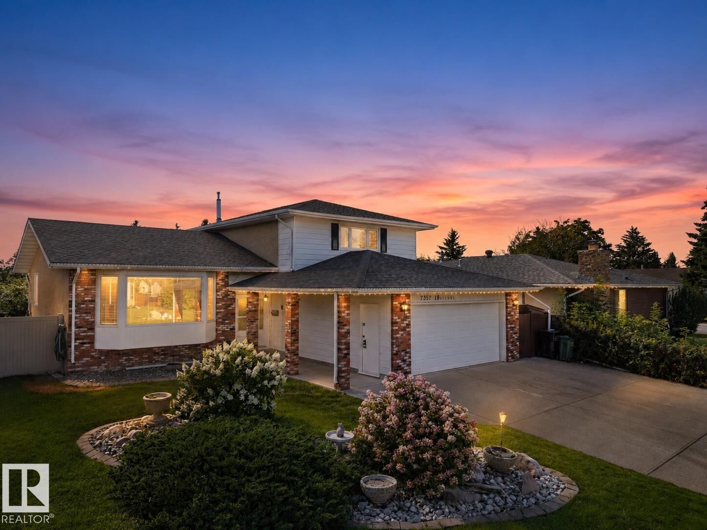 Property Photo:  7357 18 Avenue NW  AB T6K 2B5 