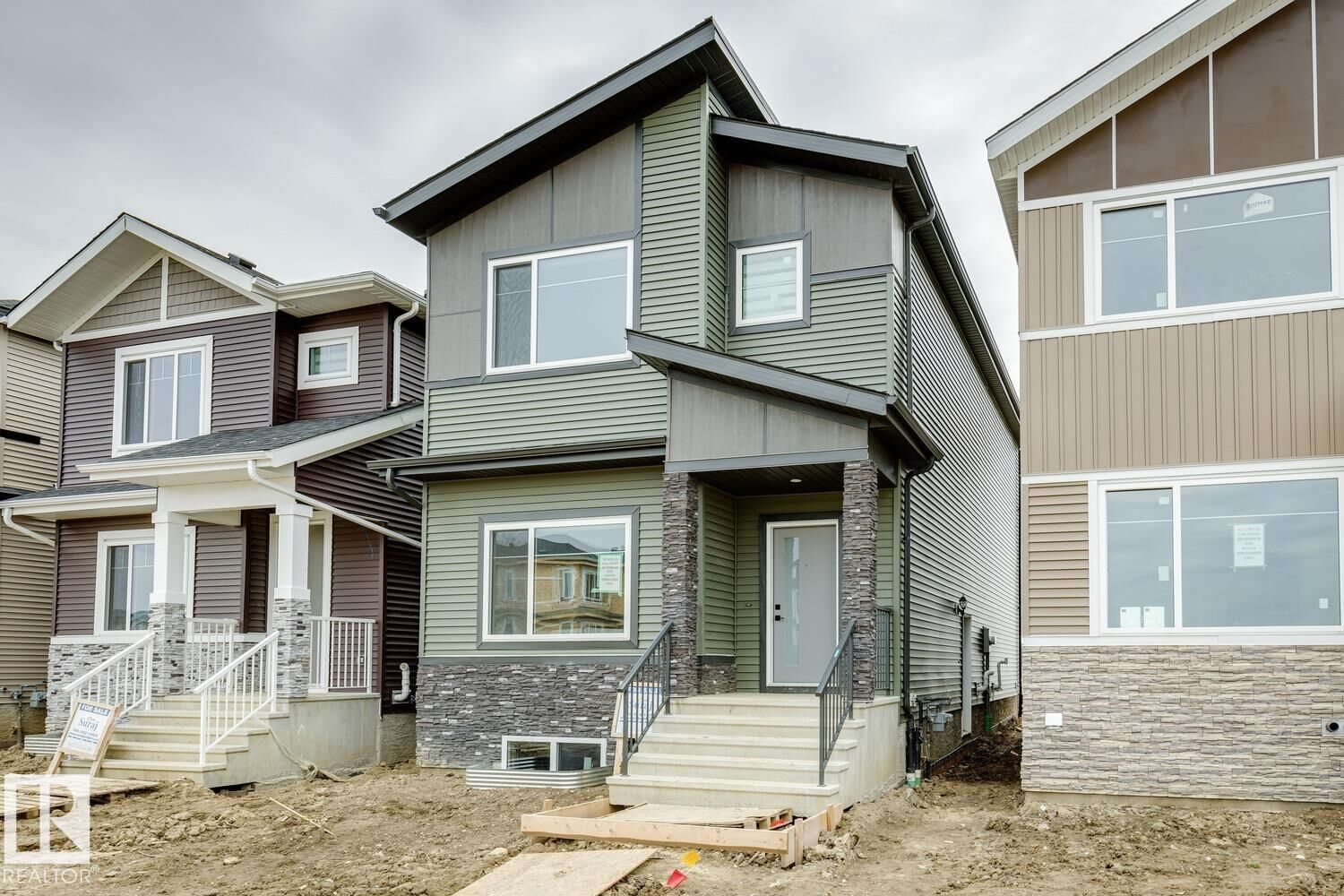 Property Photo: 490 Robinson Boulevard AB T9E 1N1