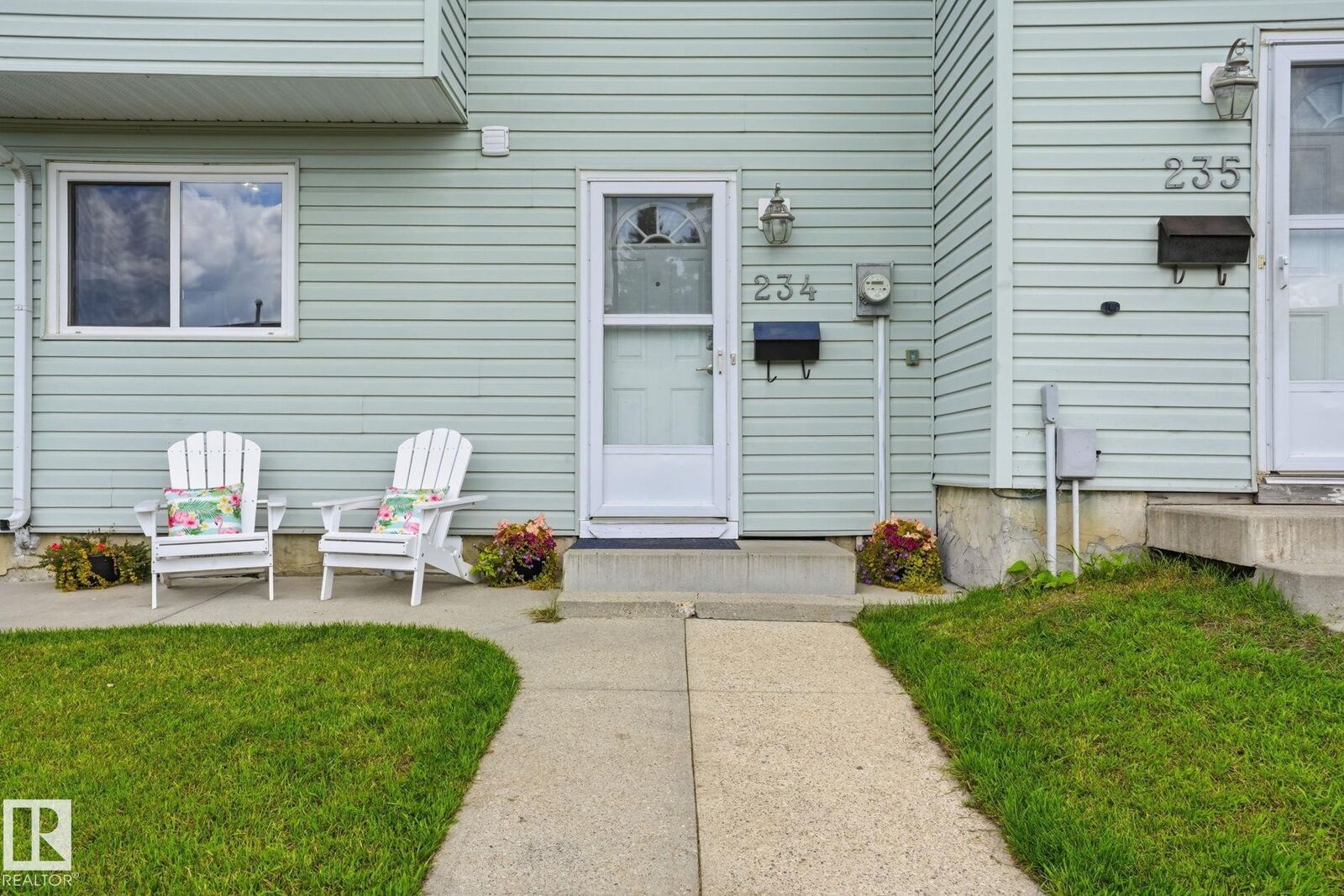 Property Photo:  234 Dickinsfield Court NW  AB T5E 5V8 