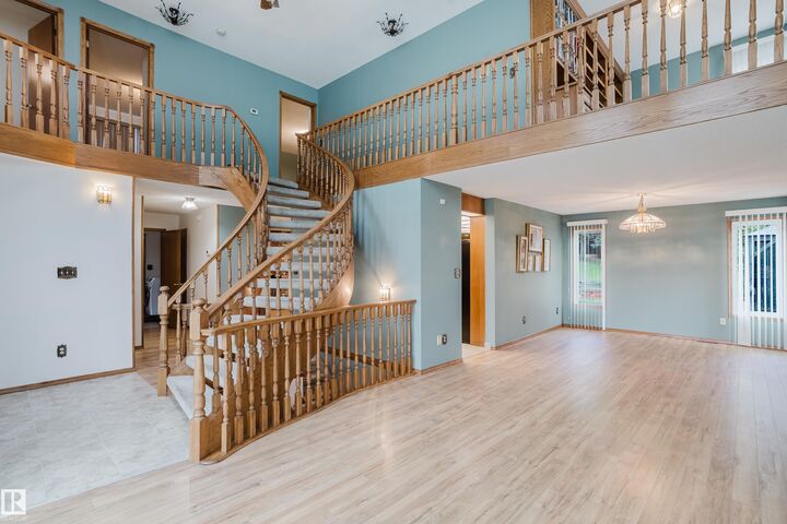 Property Photo:  7 Hilltop Crescent  AB T8A 5E3 