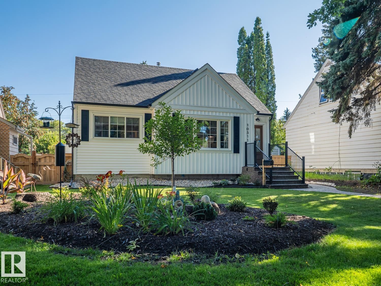 Property Photo: 10511 68 Avenue NW AB T6H 2B2