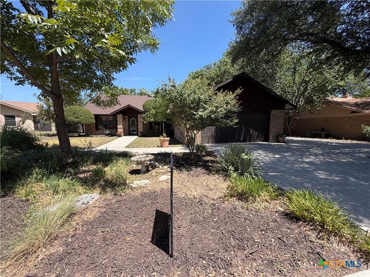 Property Photo:  605 Bream Circle  TX 76542 