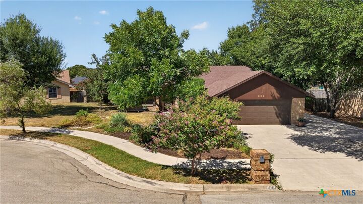 Property Photo:  605 Bream Circle  TX 76542 