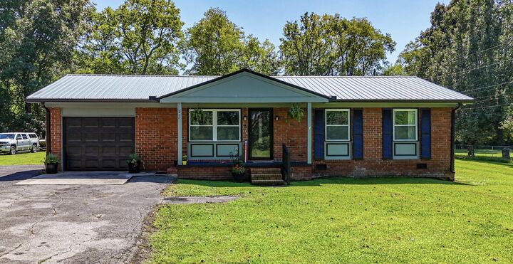 Property Photo: 258 E Hills Road TN 37347