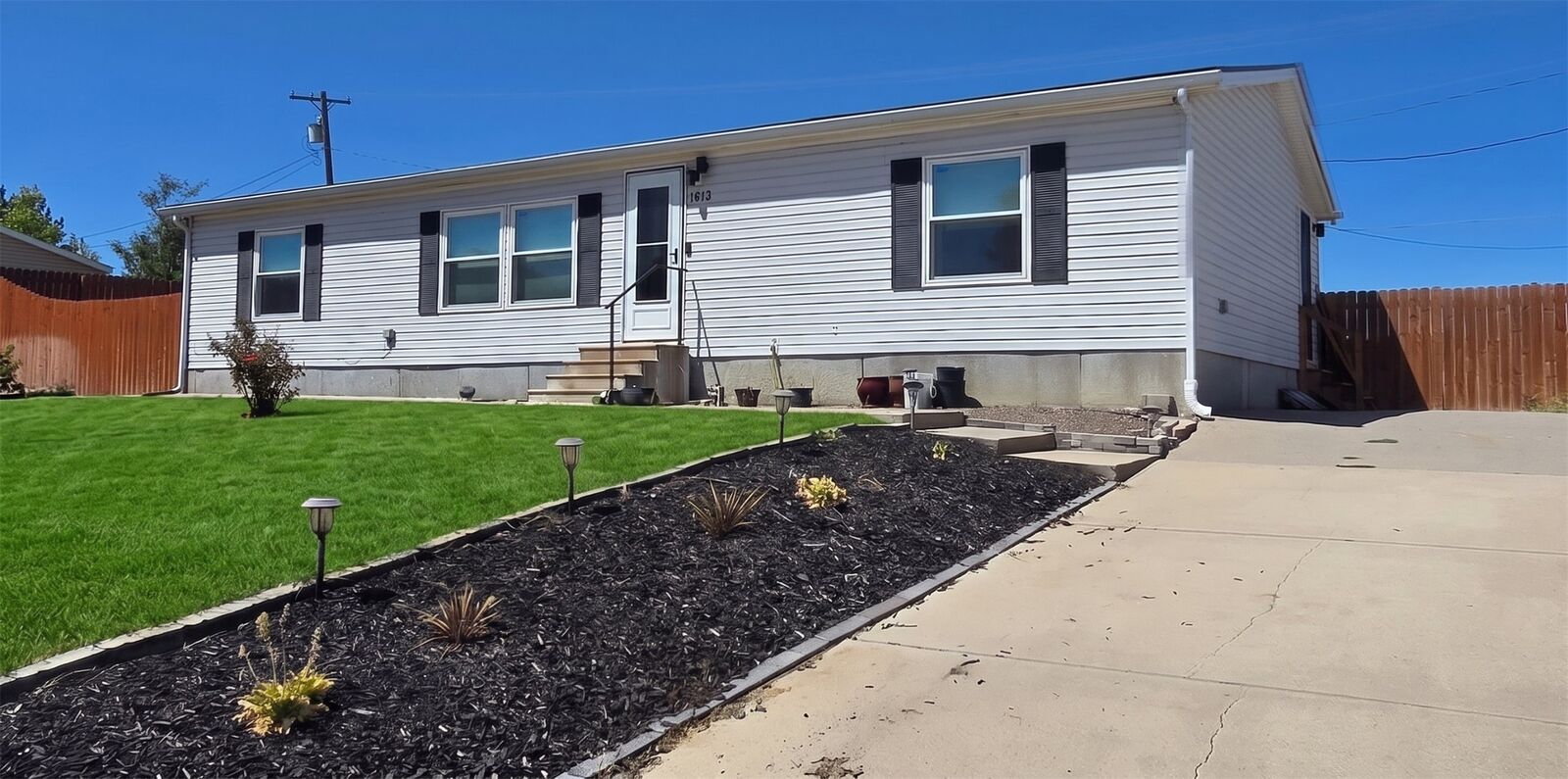 Property Photo:  1613 Mulberry Circle  KS 67801 