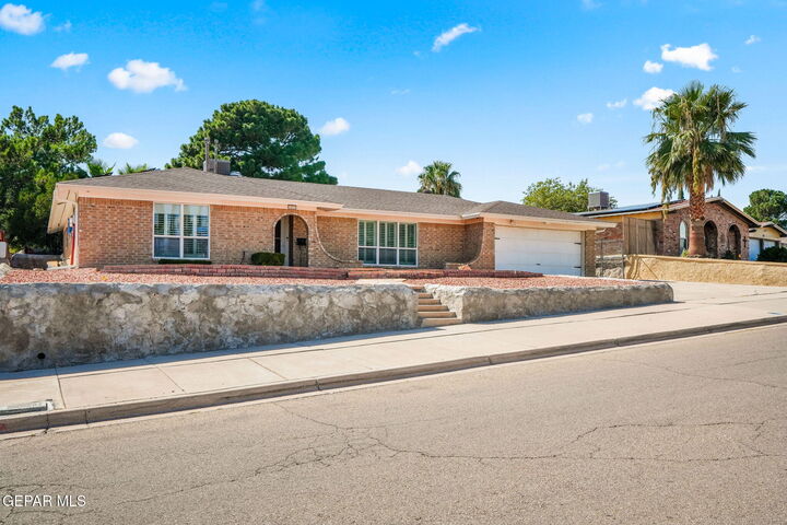 Property Photo: 1511 Vista De Oro Drive TX 79935