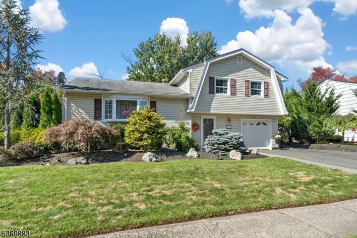 Property Photo:  22 Rhonda Pl  NJ 07465 